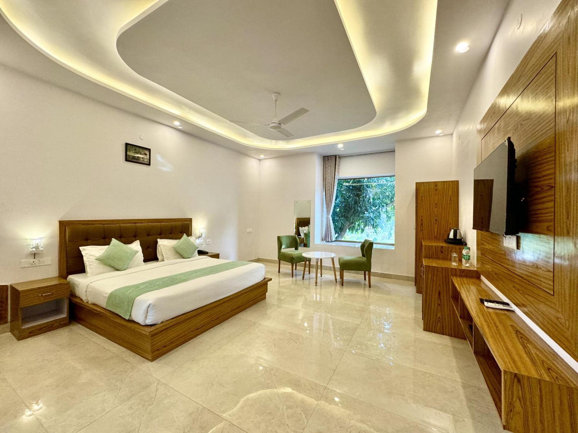 The White Oak Corbett Spa & Resort 兰纳加 外观 照片