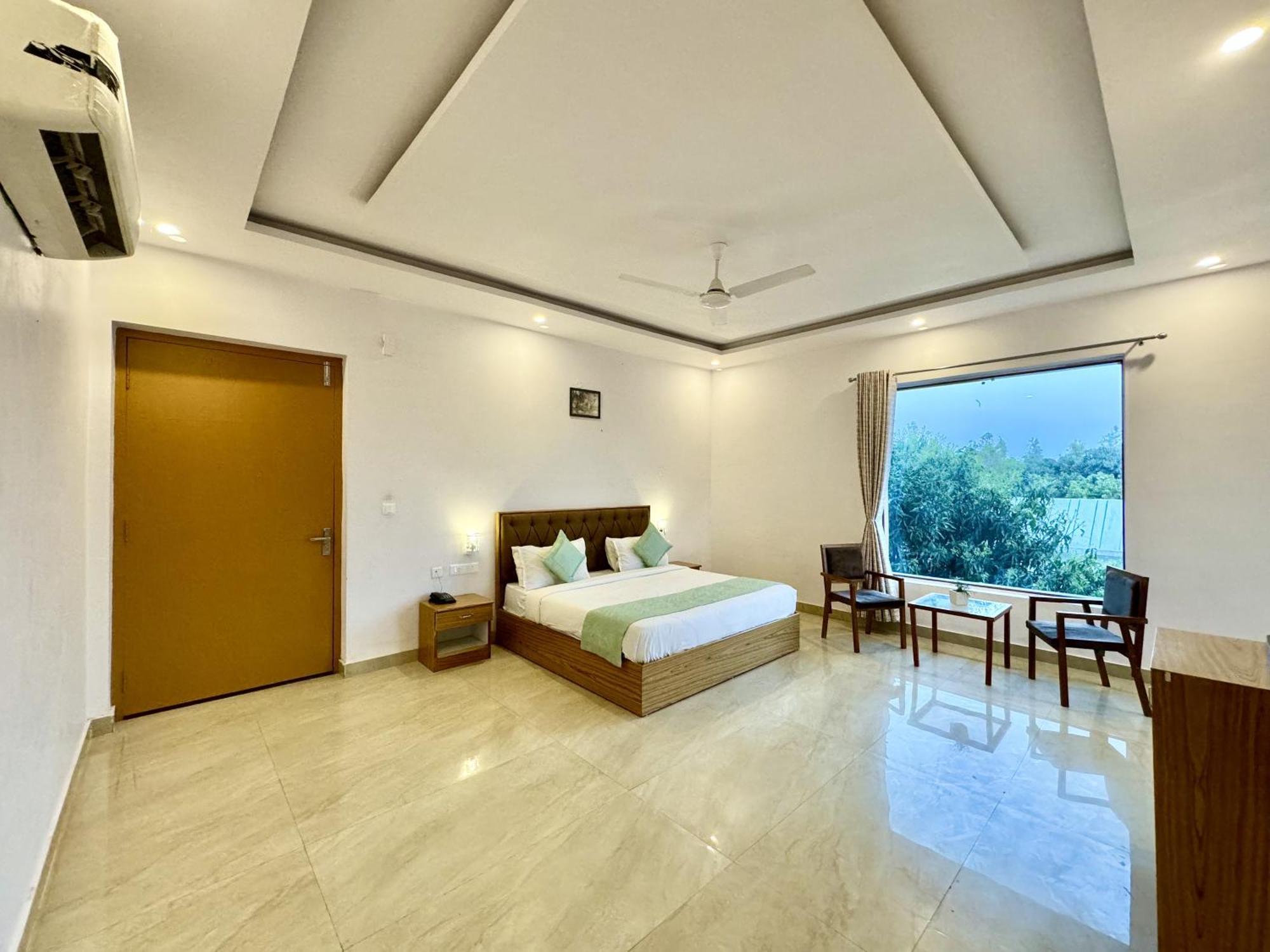 The White Oak Corbett Spa & Resort 兰纳加 外观 照片