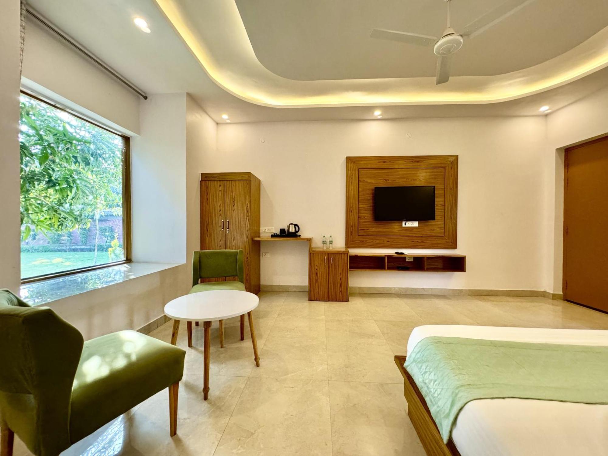 The White Oak Corbett Spa & Resort 兰纳加 外观 照片