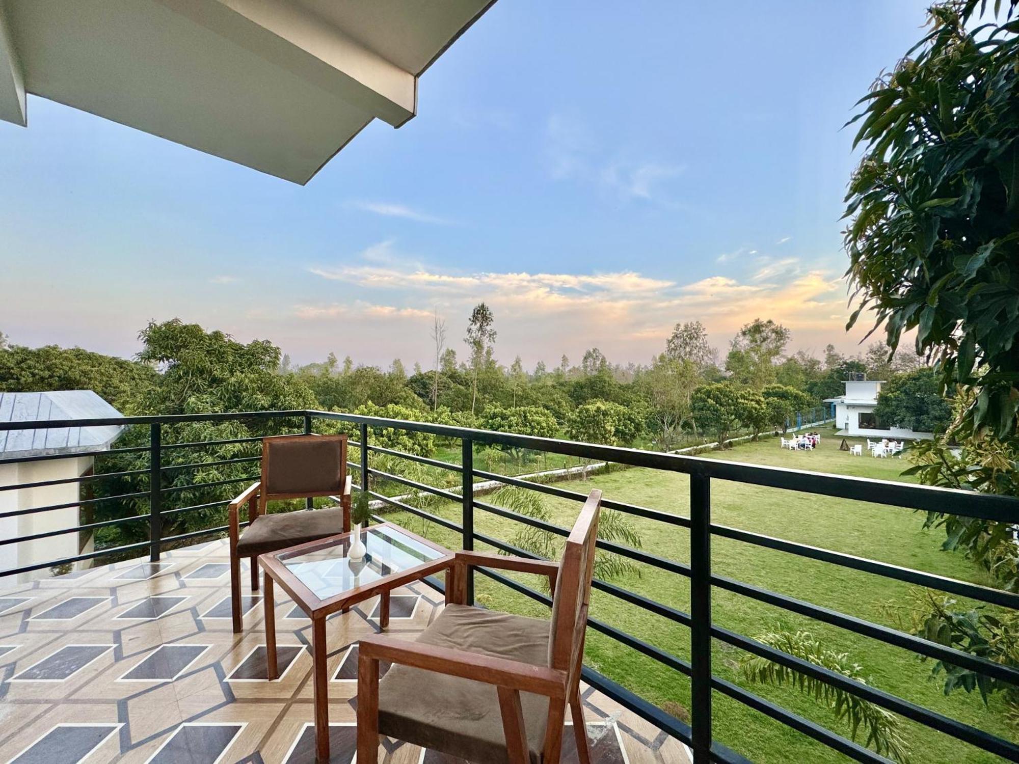 The White Oak Corbett Spa & Resort 兰纳加 外观 照片