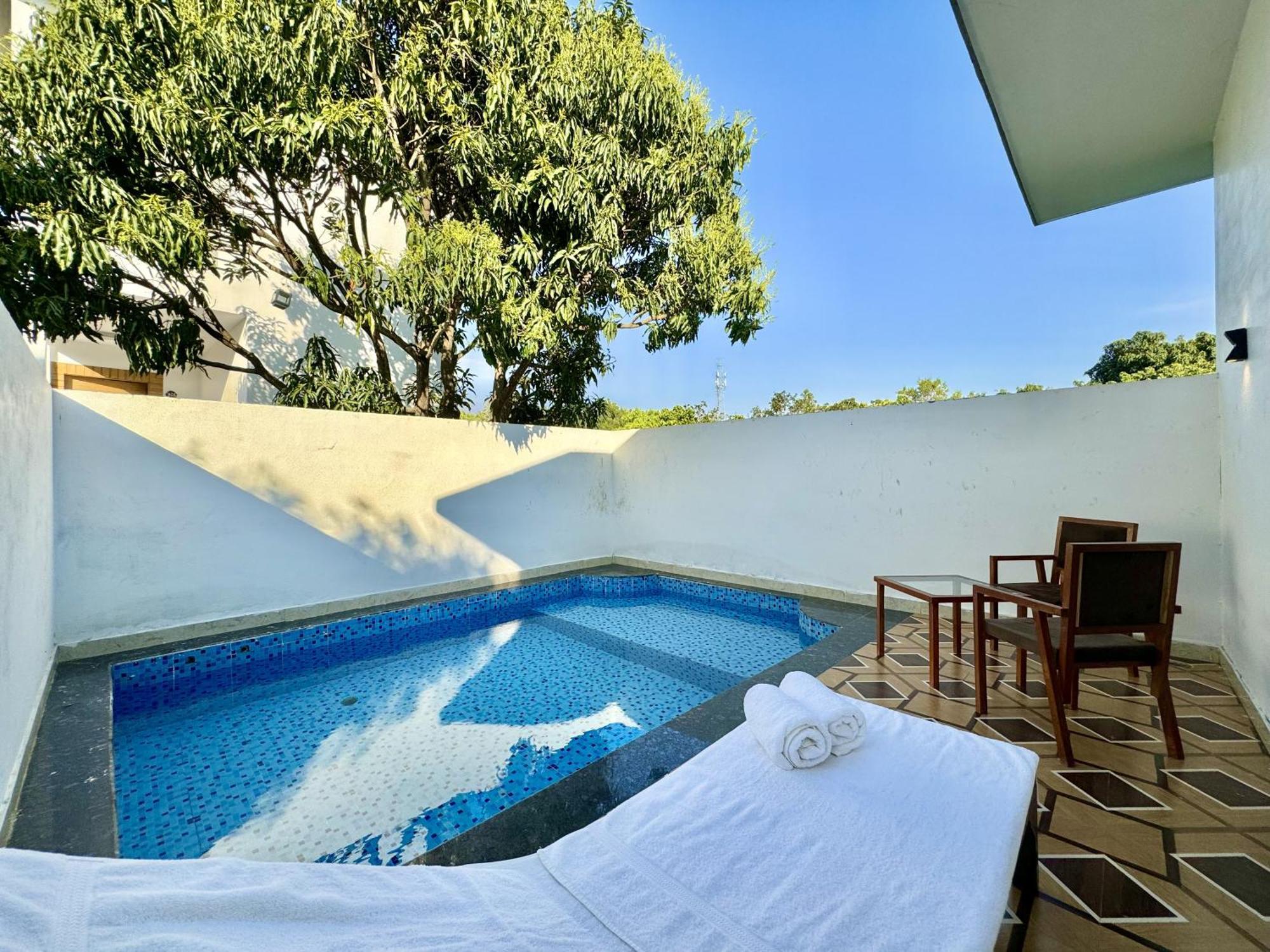 The White Oak Corbett Spa & Resort 兰纳加 外观 照片