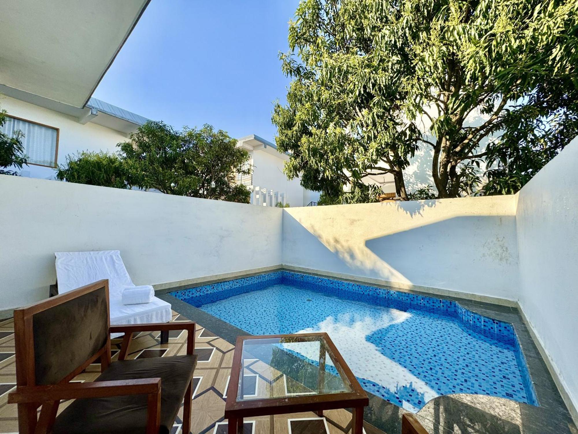 The White Oak Corbett Spa & Resort 兰纳加 外观 照片